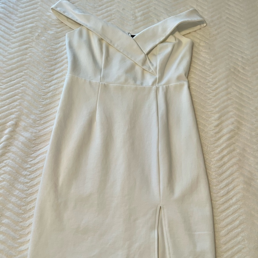 Lulu’s Off-the-Shoulder Bodycon Dress